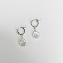 Load image into Gallery viewer, Coin Pearl Hoops