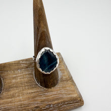 Load image into Gallery viewer, Apatite Mini Hammered Ring | Size 8.5