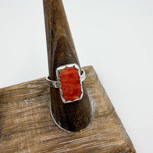 Load image into Gallery viewer, Spiny Oyster Mini Hammered Ring | Size 8