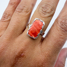 Load image into Gallery viewer, Spiny Oyster Mini Hammered Ring | Size 8
