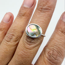 Load image into Gallery viewer, Abalone Twisted Ring | Size 6.5
