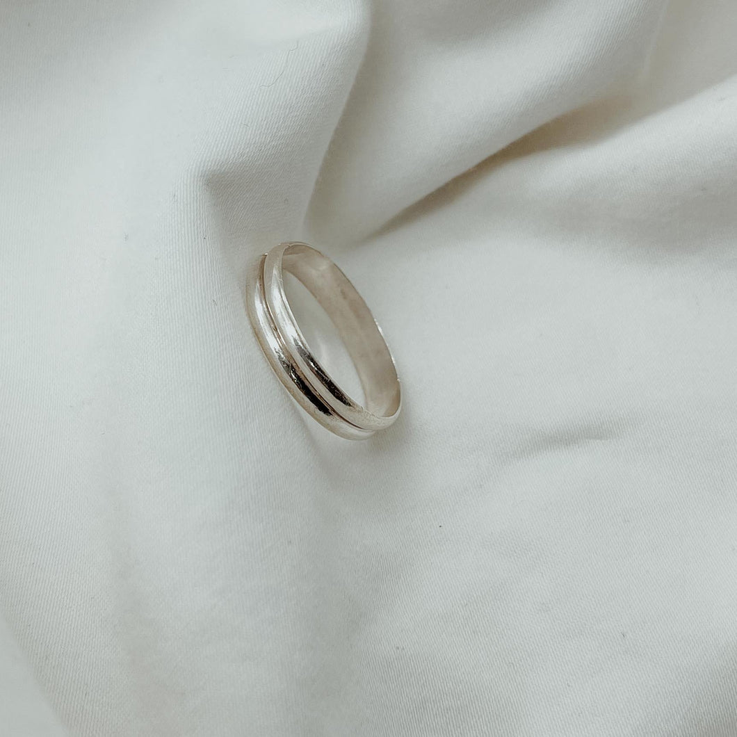 Double Wire Band Ring